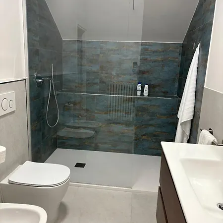 Vivic Attic Monforte Apartamento Monforte dʼAlba