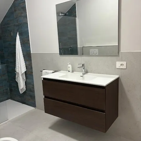 Apartamento Vivic Attic Monforte Monforte dʼAlba