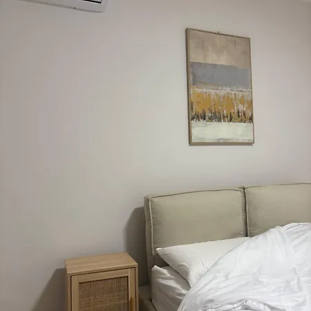 Vivic Attic Monforte *